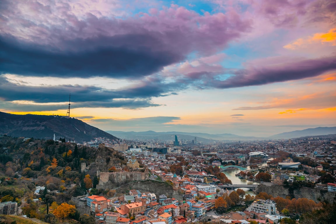 Куда белорусы могут съездить на длинных выходных в мае? Посмотрели цены и варианты