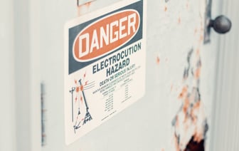 В Бобруйске ритуальное предприятие зарабатывало на установке оград; в МАРТ вынесли предупреждение