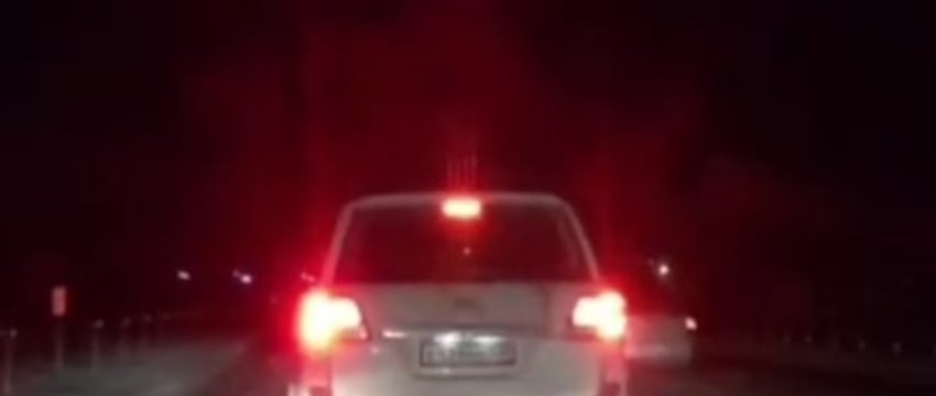Водитель решил остановиться поговорить прямо на М1. Чем он был недоволен?