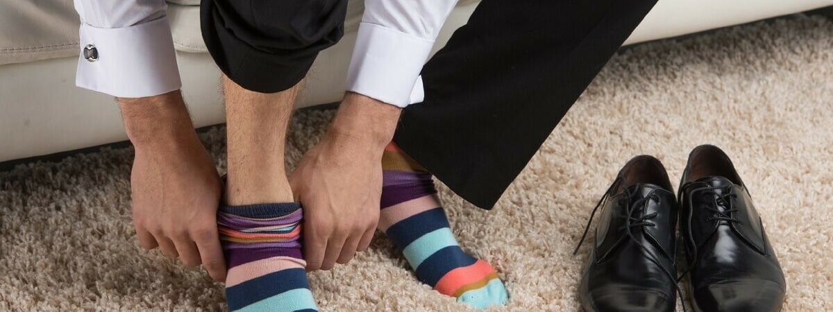 Учёные провели опрос, в котором 60% людей признались, что меняют носки раз в год. А как надо?