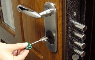 Арендатор попросил прописать его в съёмном жилье? Адвокат напомнила белорусам о рисках — Полезно