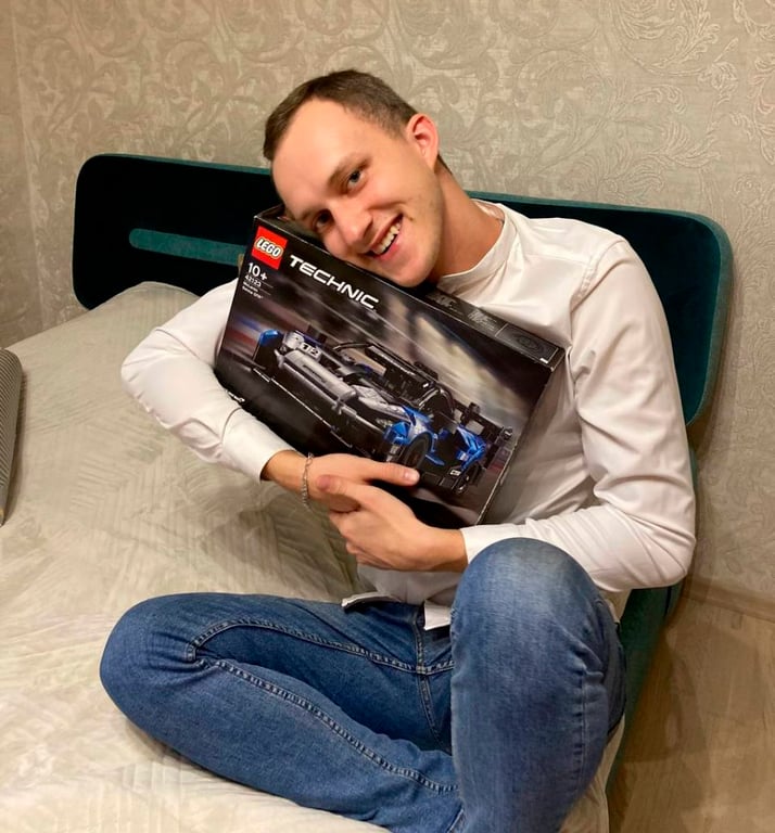 «Рад этому больше, чем какому-нибудь iPhone». Белорусы показывают свои подарки