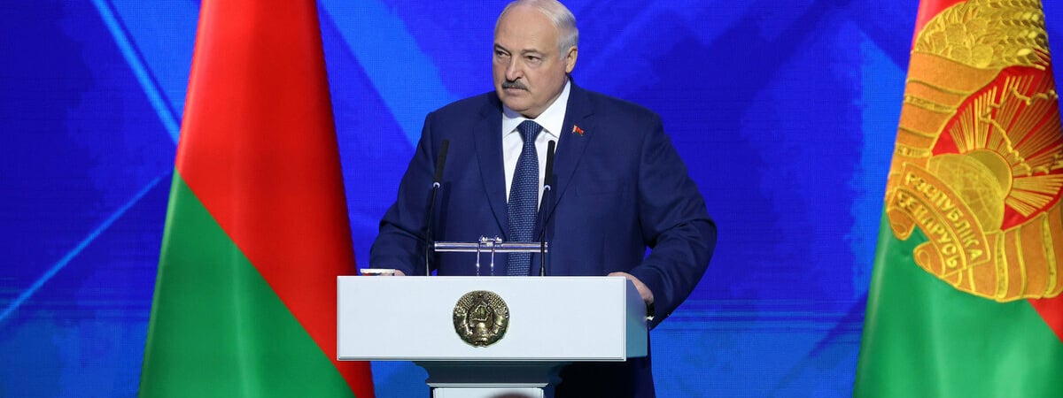 «Чтобы как-то сдаться в плен» — Лукашенко заявил, что ему звонили «украинские генералы» в 2022 году
