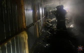 В Островце горела строительная бытовка — что стало причиной ЧП