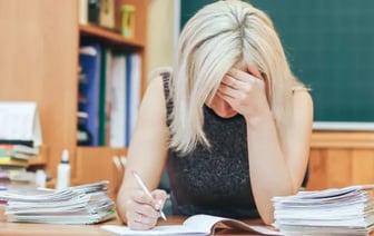 Для учителей одной из школ Слуцка завели "журнал передвижения работников"