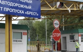 С понедельника очередь легковых авто на въезд в Польшу увеличилась в 4 раза