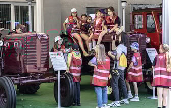 Лукашенко дал указание отправить белорусских школьников на производство. Зачем?