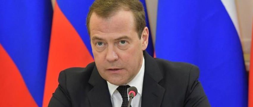 Медведев призвал наносить вред гражданам США в ответ на санкции