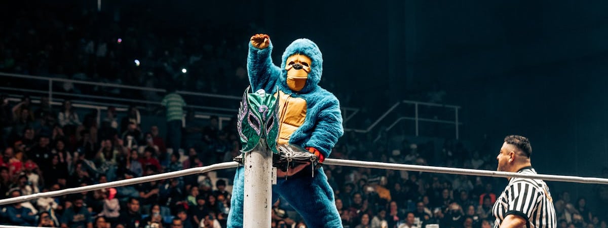 Нефтебазу в Энгельсе тушат уже вторые сутки