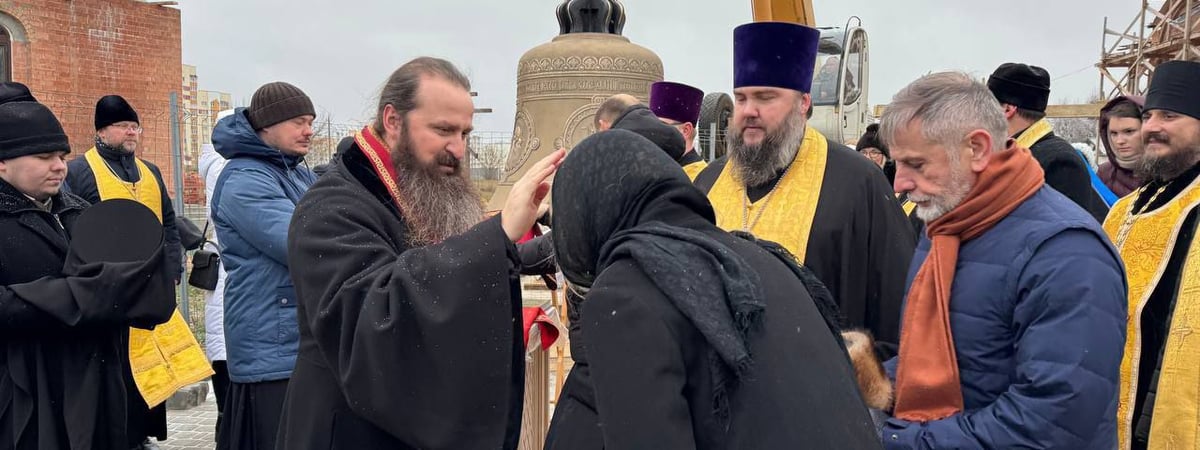 В Гродно возле строящегося храма освятили колокол – он самый большой в Гродно
