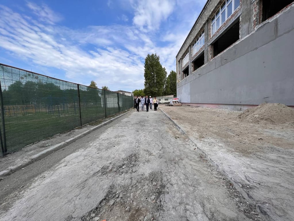 Выделено более 2 млн рублей. Как идет реконструкция бассейна в средней школе № 9 Бреста