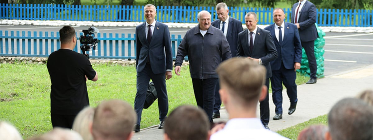 Беларусам в очередной раз дали понять, что смена руководства случится, когда кто-то окончательно наестся