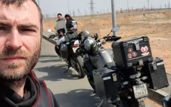 Штрафы высокие, мотоциклистов мало. Барановичский байкер рассказал о путешествии в Узбекистан