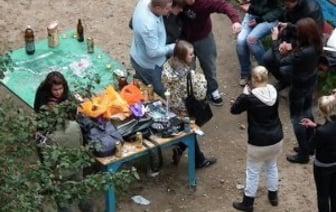 Сколько придется заплатить за распитие алкоголя в общественном месте и за прогулку «навеселе»?