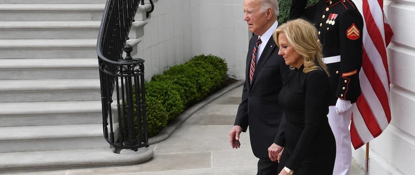 После дебатов Байдена эксперт похвалил Первую Леди США за ее поддержку
