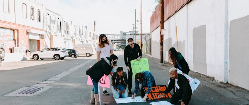 Власти хотят принять закон, позволяющий автоматически списывать деньги у нарушителей ПДД, которых засекли камеры