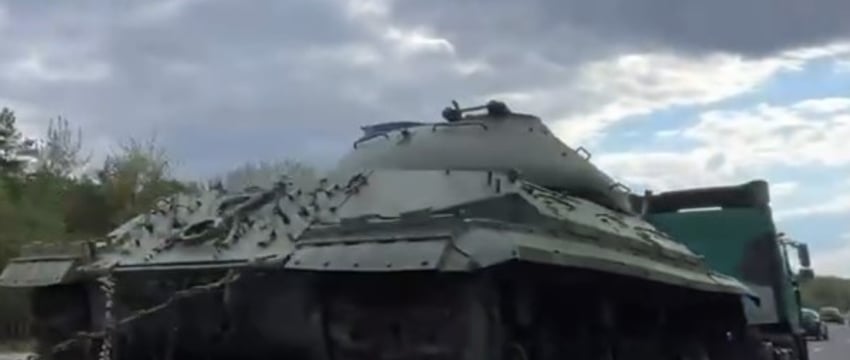 Парад танков в Бресте: новый танк ИС-3 привлек внимание жителей