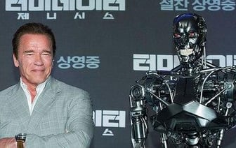 Шварценеггер перенес операцию