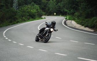 Автомобиль замначальника центра спутниковой связи ВС РФ взорвали в Москве