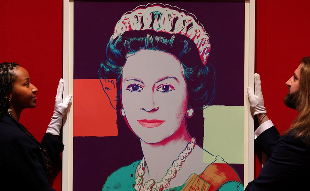 ‘Reigning Queens (Royal Edition): Queen Elizabeth II of the United Kingdom' by Andy Warhol in 1985