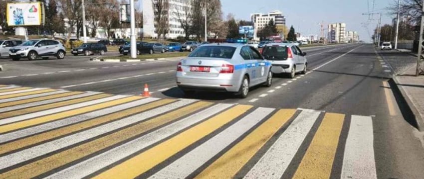 В Бресте 82-летняя водитель проехала на красный и сбила женщину