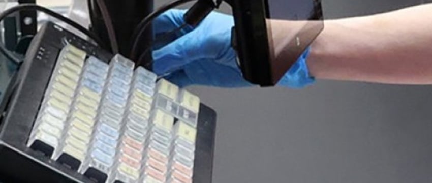 Кассир не пробила на кассе товары на сумму 12 900 рублей и проиграла деньги в казино