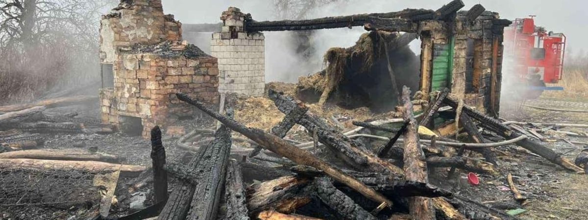 Все из-за трещины в дымоходе? В Новогрудке горел жилой дом