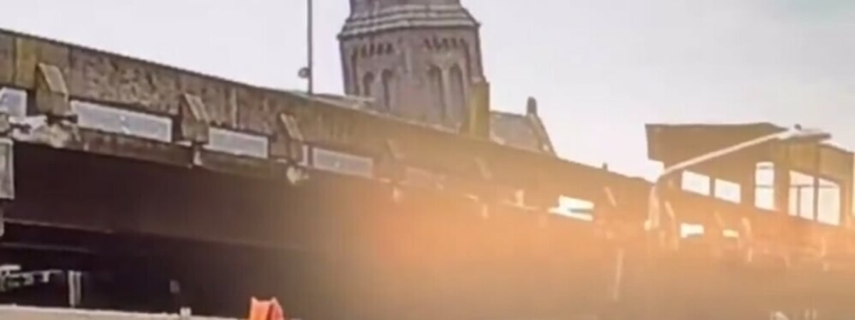 В США внезапное обрушение 46-метровой церкви в центре города попало на видео — Видео