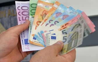 Минский бездомный украл рюкзак, а найденные в нем деньги выбросил