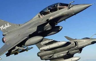 Два французских реактивных самолета Rafale столкнулись в воздухе, инструктор и пилот пропали без вести