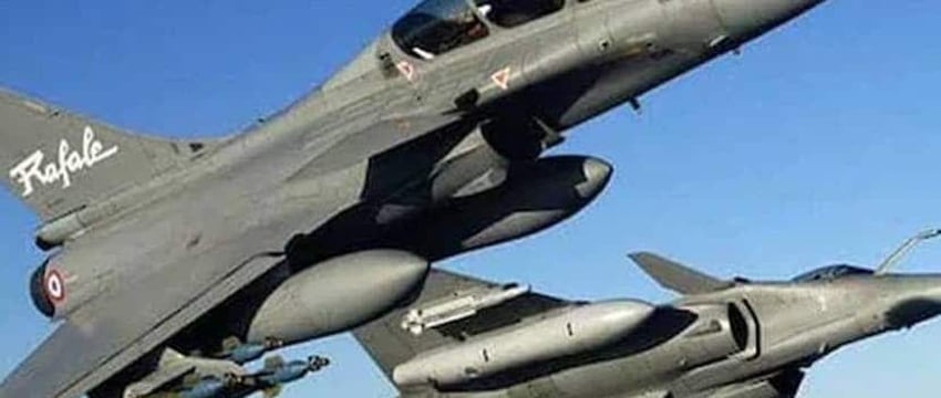 Два французских реактивных самолета Rafale столкнулись в воздухе, инструктор и пилот пропали без вести