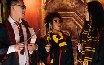 Журналист Михаил Козырев: участников группы «Би‑2» держат на жаре в камере под открытым небом