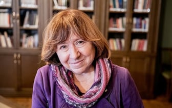 Алексиевич: «Получила от подруги письмо: вот вы уехали, полмиллиона людей, но как будто вас и не было»