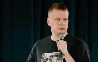 Комика Славу Комиссаренко приговорили к 6 годам колонии заочно
