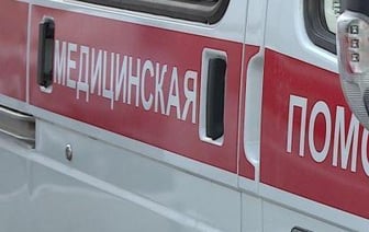 Медиков, пострадавших от пациента с топором, посетил министр здравоохранения