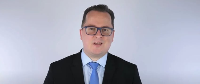 СК завел уголовное дело по 9 статьям на советника Тихановской Франака Вечерко