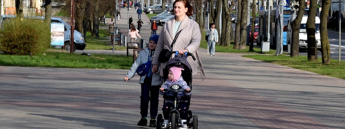 У каждой девятой жительницы Гродно трое детей, а первенца рожают в 27 лет