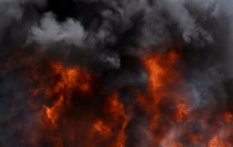 48 человек погибли при взрыве бензовоза в Нигерии после столкновения с автомобилем.