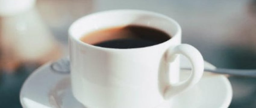 Пенсионер из Бреста решил, что официантка налила ему отравленный кофе. Вот что было дальше
