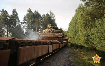 Что происходит на границе Беларуси и Украины? Собрали все, что известно — Фото