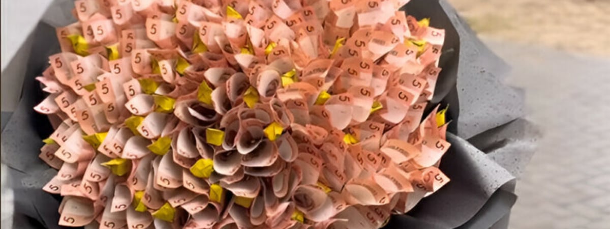 1600 рублей и не только. Белоруска собрала «самый дорогой букет». И в нем нет цветов