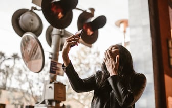 На Гомельщине микроавтобус въехал в пассажирский поезд