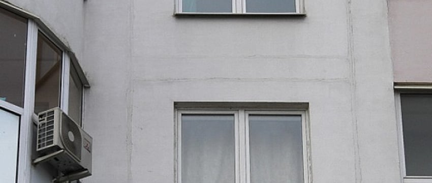 Терпел два года: белорус по суду заставил соседей снять шумный кондиционер