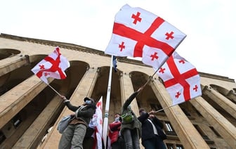 Политики ряда стран Запада призвали ЕС не признавать итоги выборов в Грузии, заявив о “белорусификации” страны