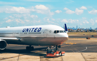 "Экипаж разрывает": рейс авиакомпании United Airlines был отменен из-за угрозы "биологической опасности"