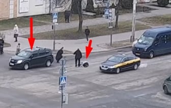 Женщина попала под колеса автомобиля. Жесткое видео из Кобрина