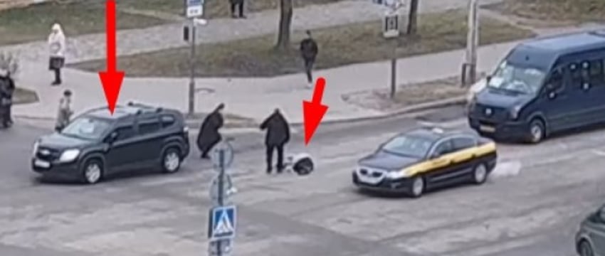Женщина попала под колеса автомобиля. Жесткое видео из Кобрина