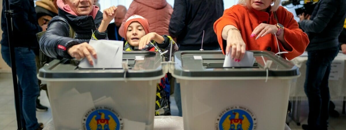 Более половины молдаван проголосовало за вступление в ЕС. Сколько выступило против?