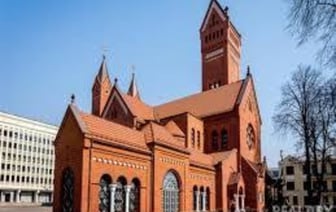 Прагматычны падыход Ватыкана. Чаму Касьцёл маўчыць пра рэпрэсіі над сьвятарамі