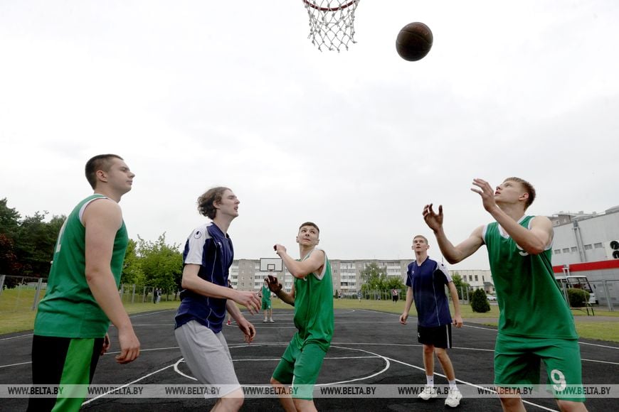 Второй день фестиваля «Вытокi» в Пружанах стартовал со знакомства со спортобъектами города